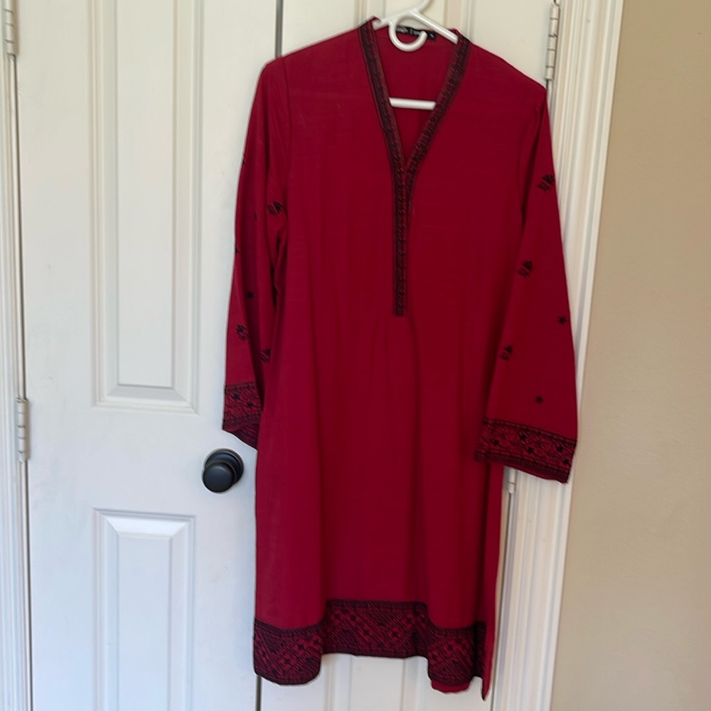 Indian Pakistani kurta from Image in red color with black embroidery.